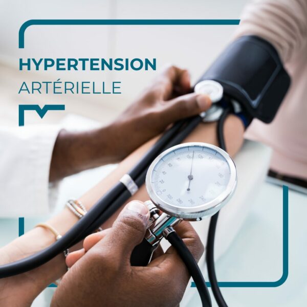 personne mesurant l'hypertension